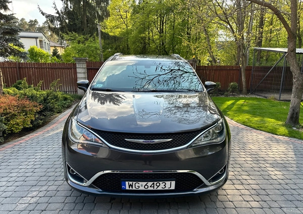 Chrysler Pacifica cena 114900 przebieg: 95000, rok produkcji 2020 z Susz małe 67